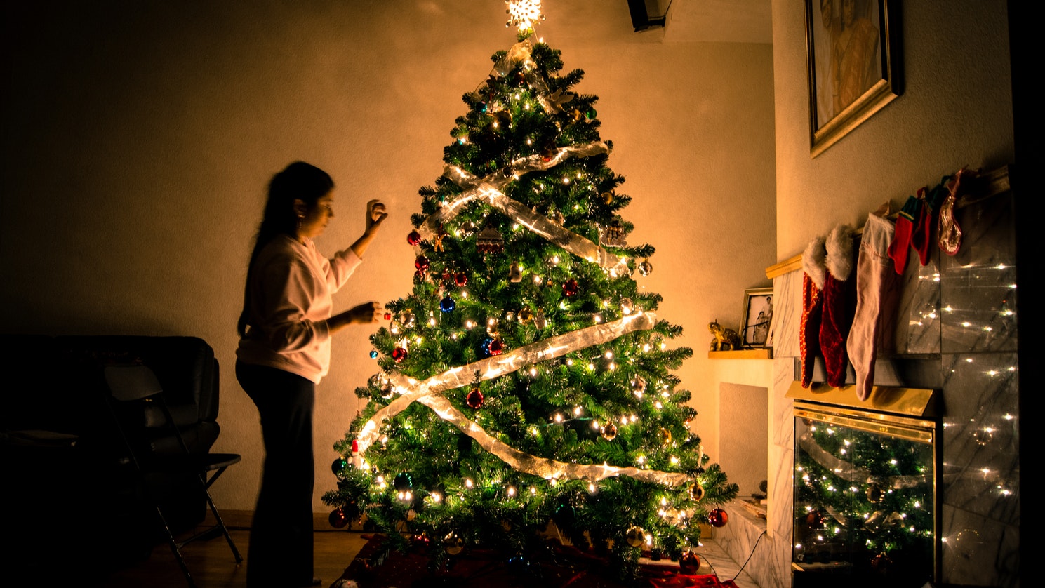 The Christmas Niche Blueprint: A Step-by-Step Guide for the Holidays